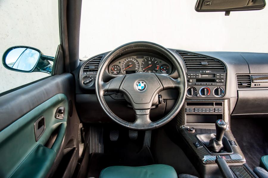 Торпедо BMW M3 GT (E36) 1995 года  (фото 17 из 41)